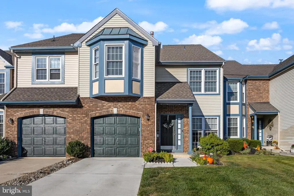 23 Hilltop Ln, MEDFORD