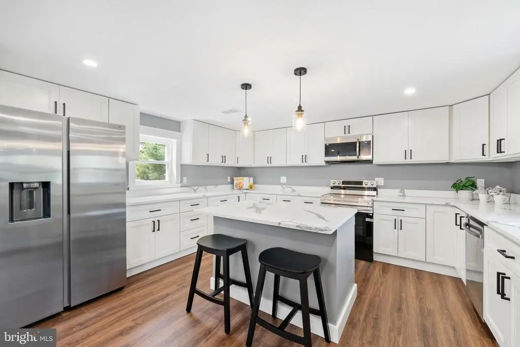 11 Helluva Hill Ln, GLEN MILLS