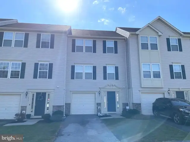 1084 Harmony Hill Ln, York