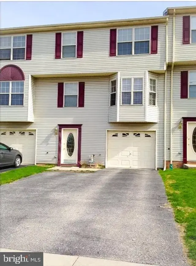 17 Grace Ave, Hanover