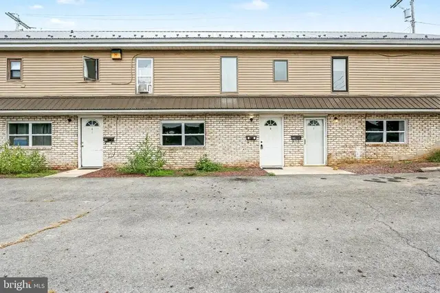 11 N Chestnut St #d, Dillsburg