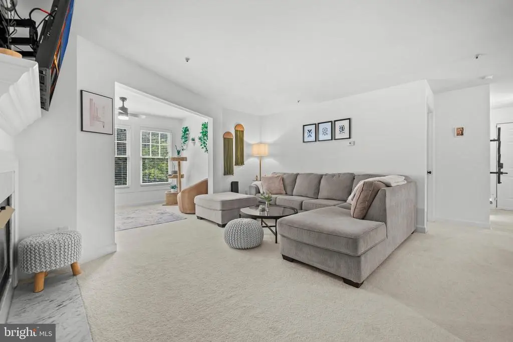 12229 Fairfield House Dr #206, FAIRFAX