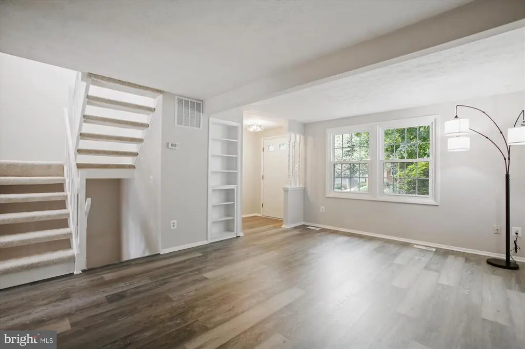 209 S Virginia Ave, FALLS CHURCH