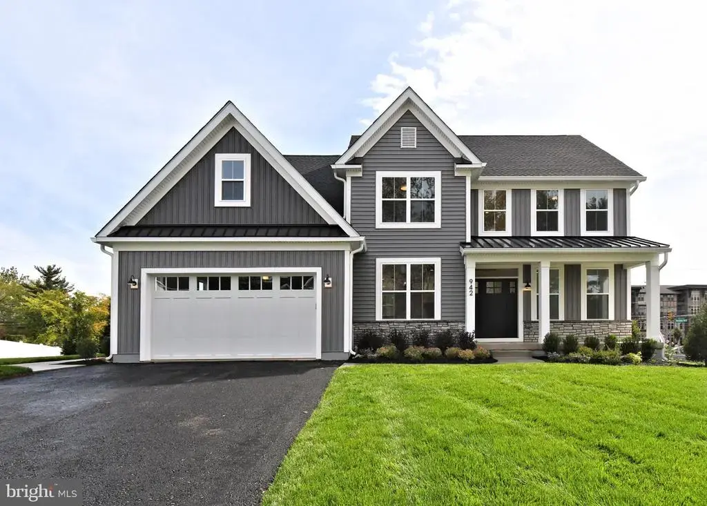 942 Stein Ct, WARMINSTER