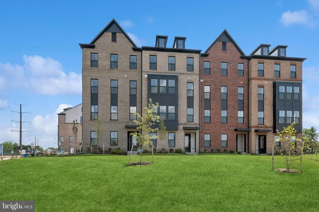 4825 Bauhaus Sq #lot 107, CHANTILLY