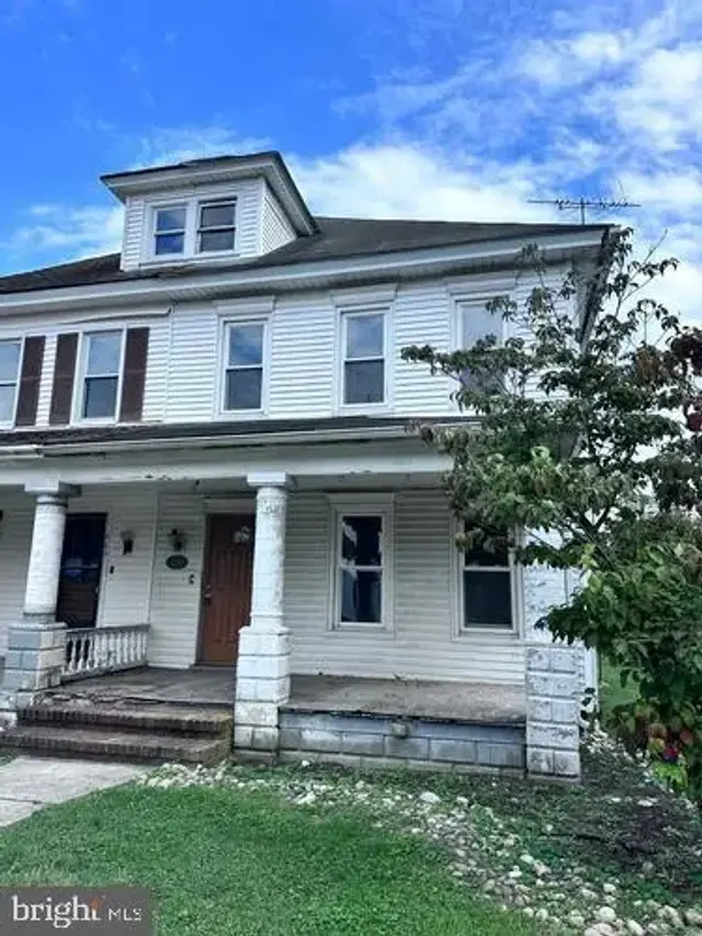406 West St, Clayton