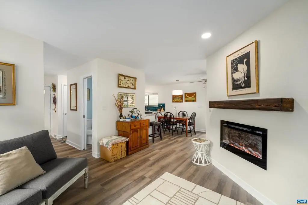 1236 Chatham Rdg, CHARLOTTESVILLE