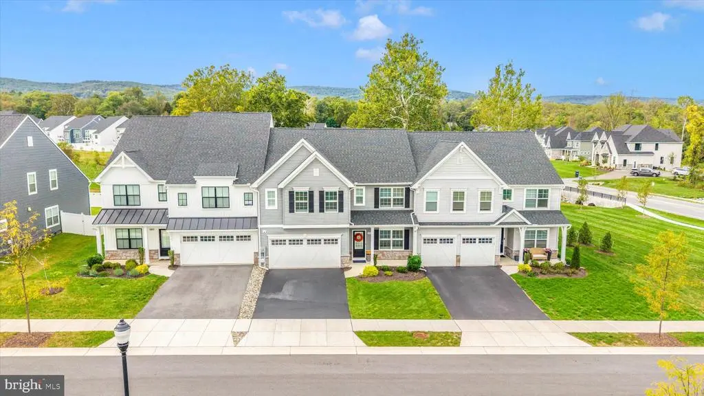 2811 Hillfield Dr, FREDERICK