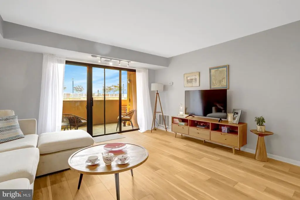 1301 N Courthouse Rd #1108, ARLINGTON