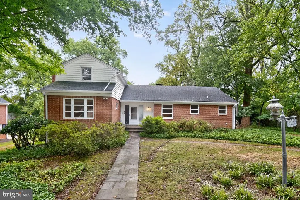 2714 Washington Ave, Chevy Chase