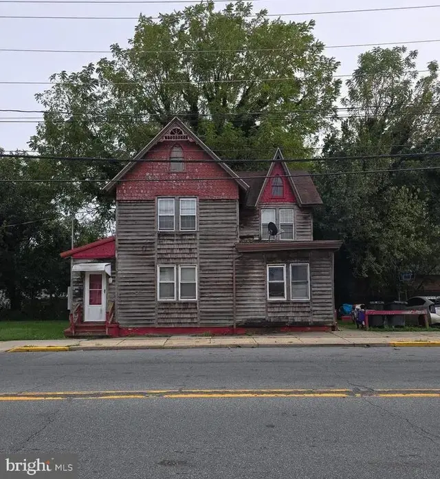214 W Division St, Dover