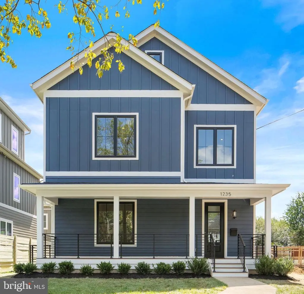 1235 Franklin Ne, WASHINGTON