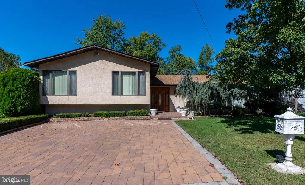 1558 Robinson Ave, WILLOW GROVE