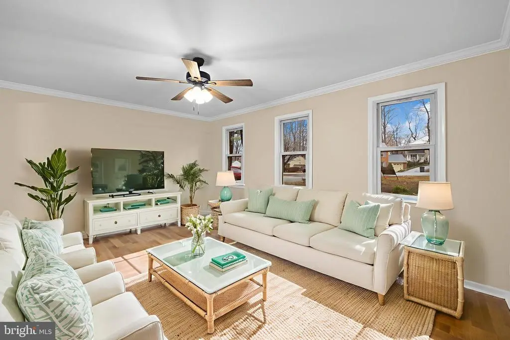 15978 Cove Ln, DUMFRIES