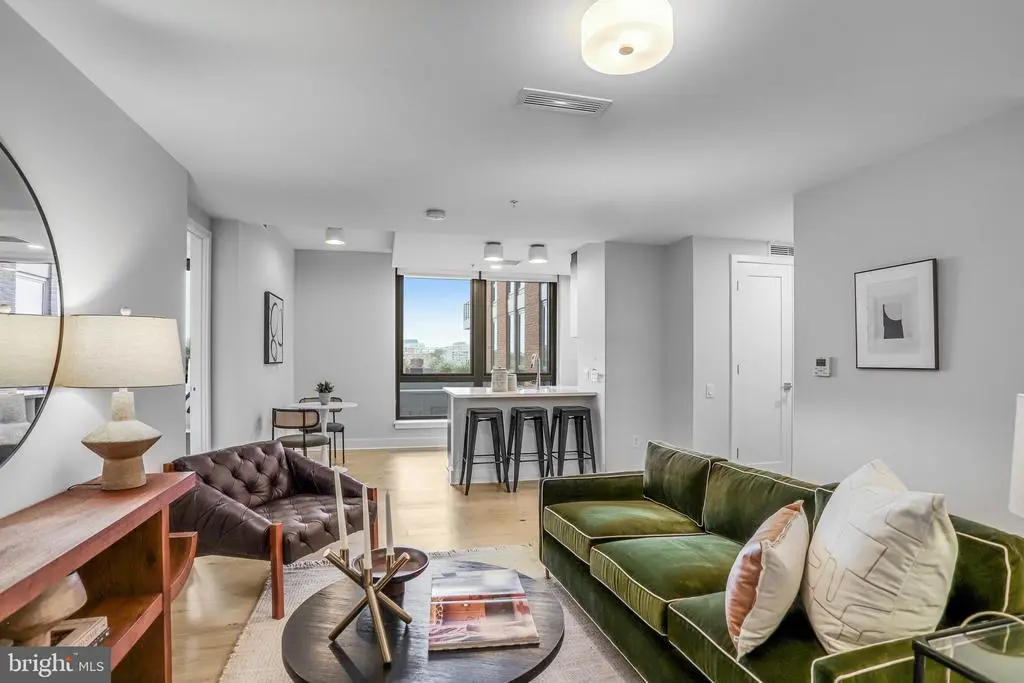 1211 Van St Se #501, WASHINGTON