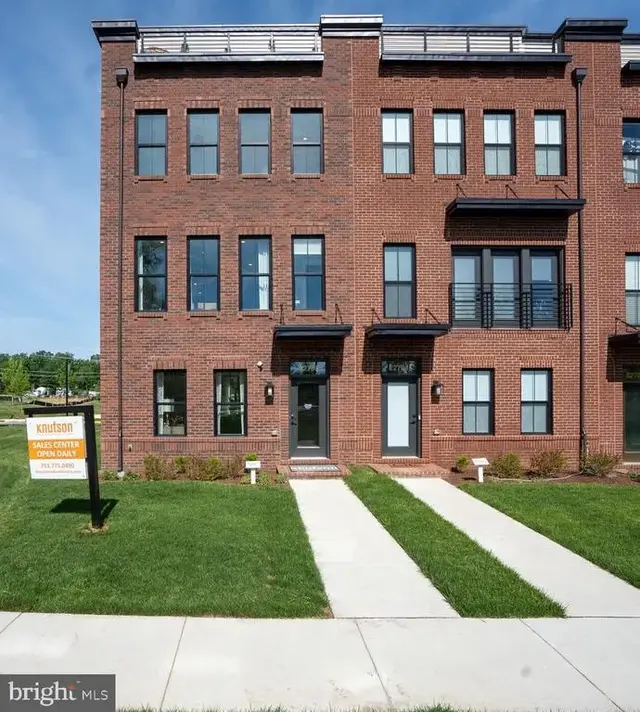42106 Hazel Grove Terrace, Ashburn