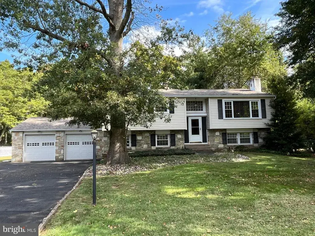 20 S Homestead Dr, YARDLEY