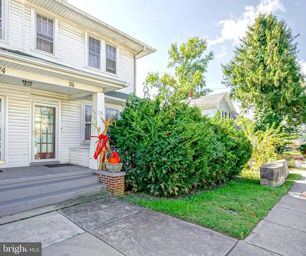 76 Chestnut St, Elmer