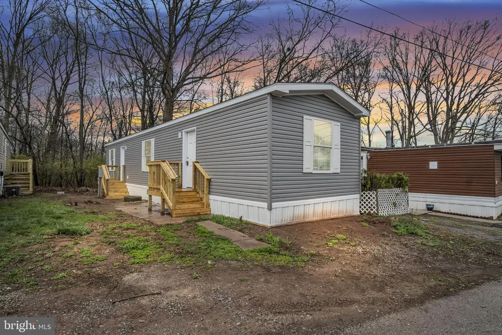 12 Mobile Dr, Thomasville