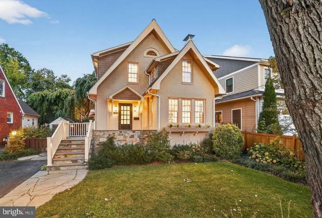 2515 N Jefferson St N, ARLINGTON