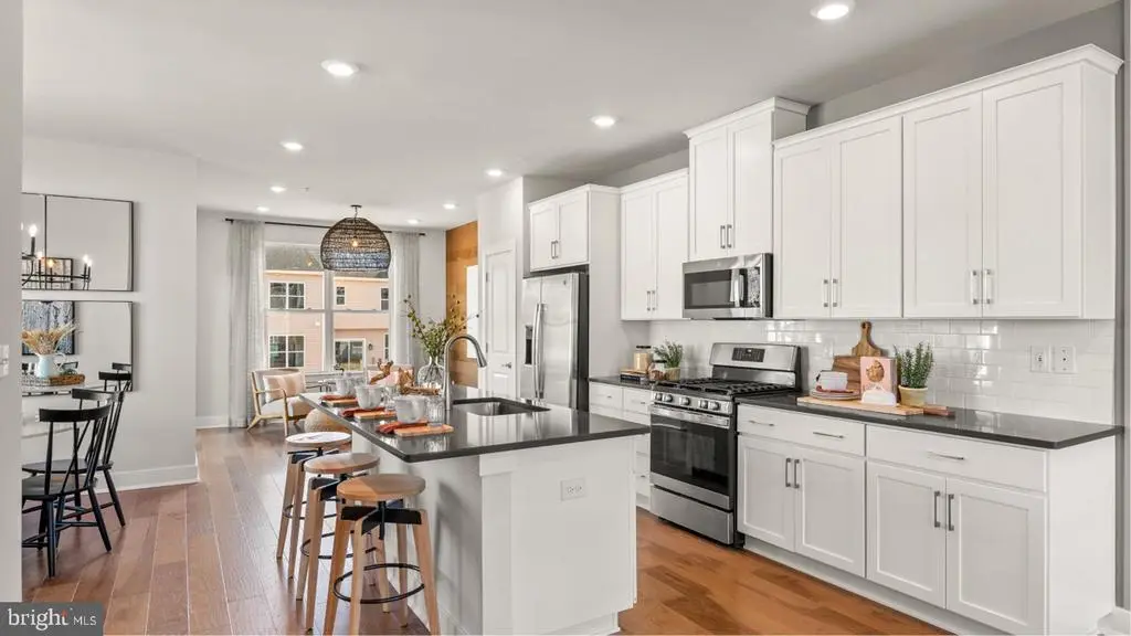 911 Magnolia Ln, SPRING CITY