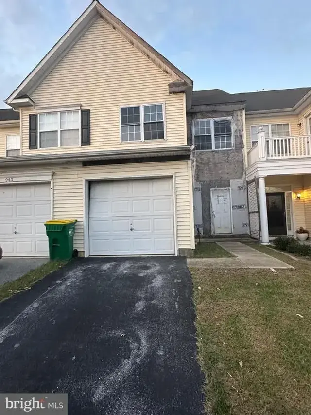 945 Lansdowne Rd, Middletown
