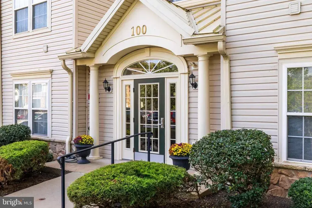 100 Fiddleleaf Ln #104, WARRINGTON