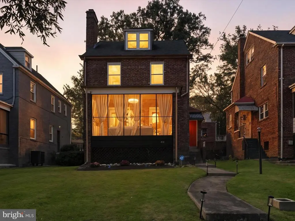 2717 Branch Ave Se, WASHINGTON