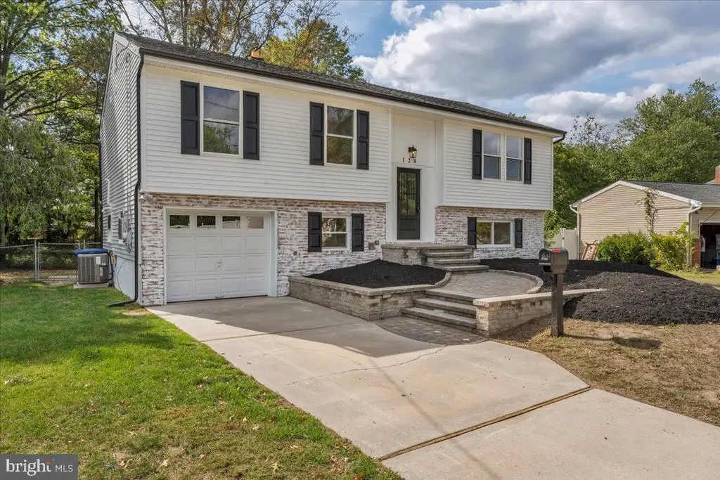 128 Cambridge Ave, MARLTON