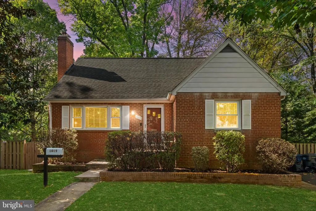 1015 Kennedy St, FALLS CHURCH