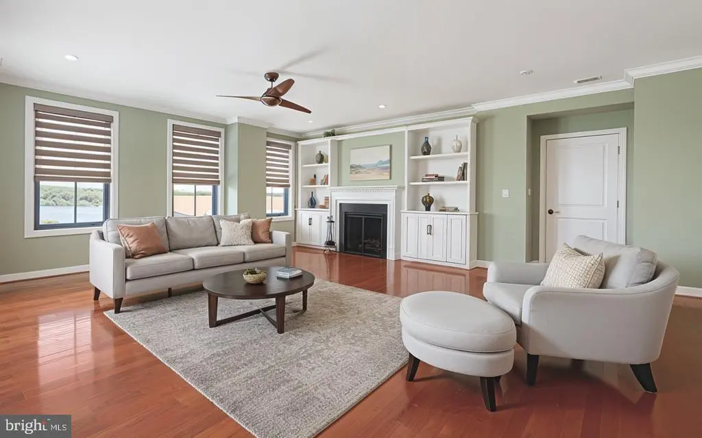 485 Harbor Side St #703, WOODBRIDGE