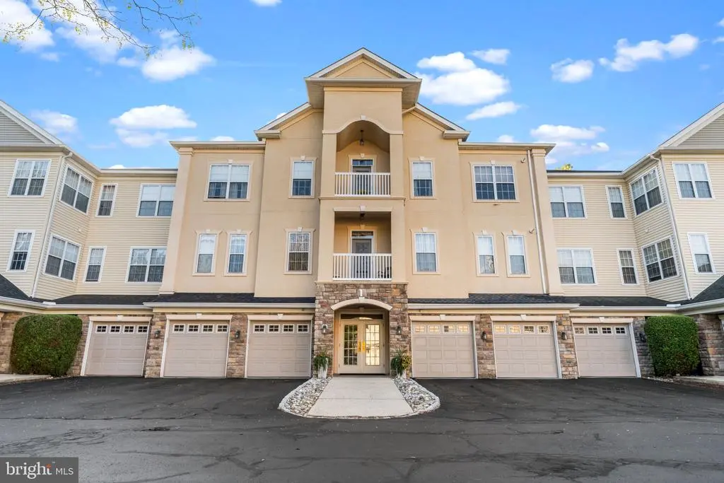 1 Falcon Dr #203, HOLLAND