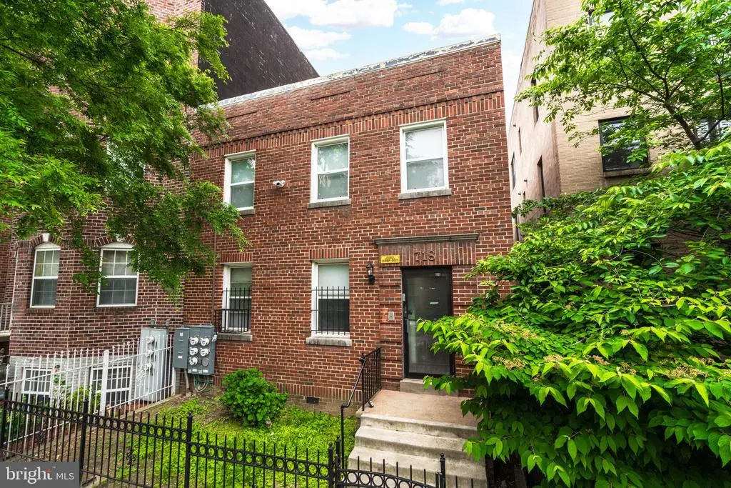 718 Lamont St Nw, WASHINGTON