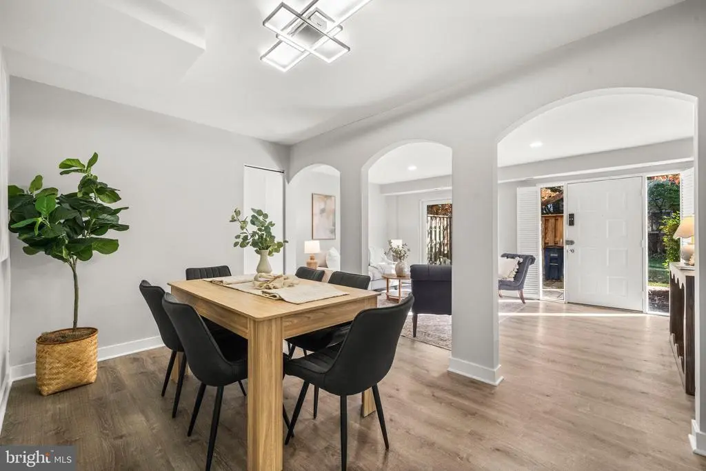 2420 Sun Valley Cir #6-ef, Silver Spring