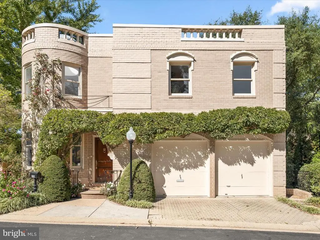 4700 Foxhall Cres Nw, WASHINGTON