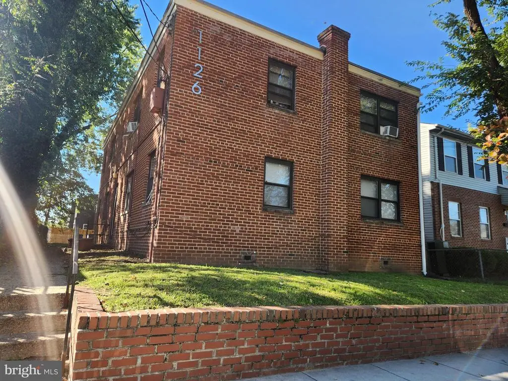 1126 48th Pl Ne, WASHINGTON