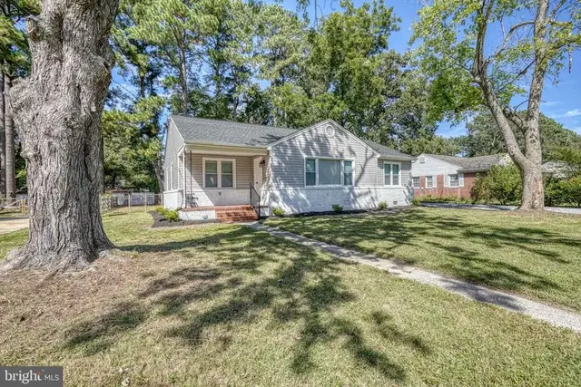607 Edlon Park Dr, Cambridge
