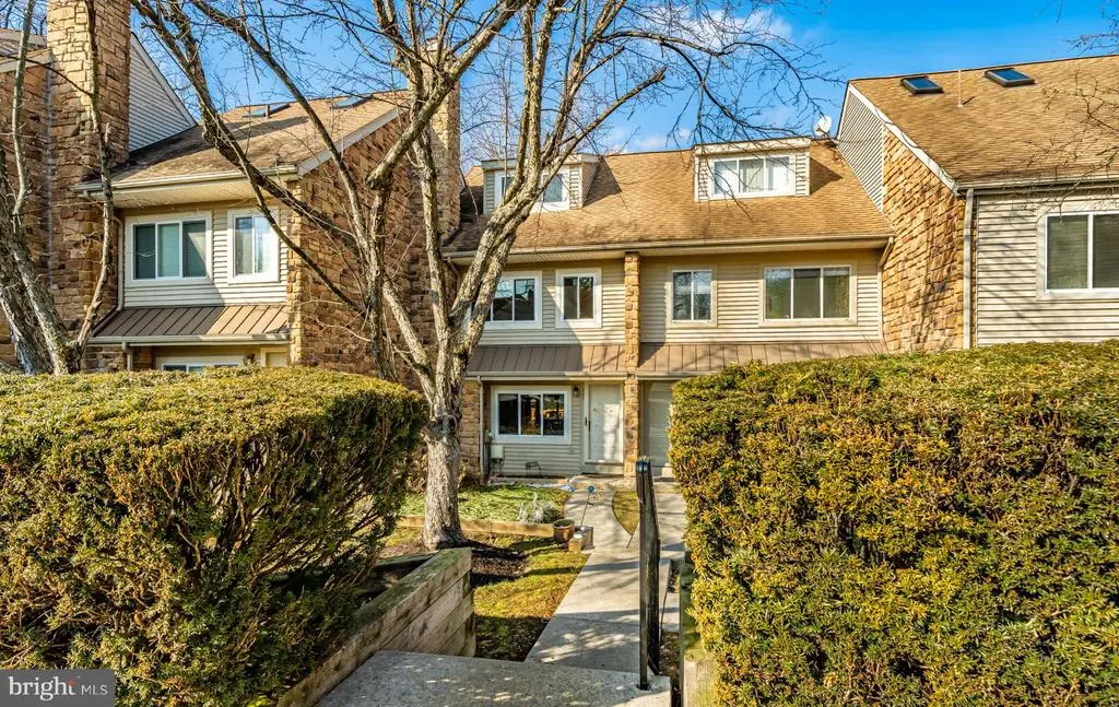 227 Carriage Ct, CHESTERBROOK