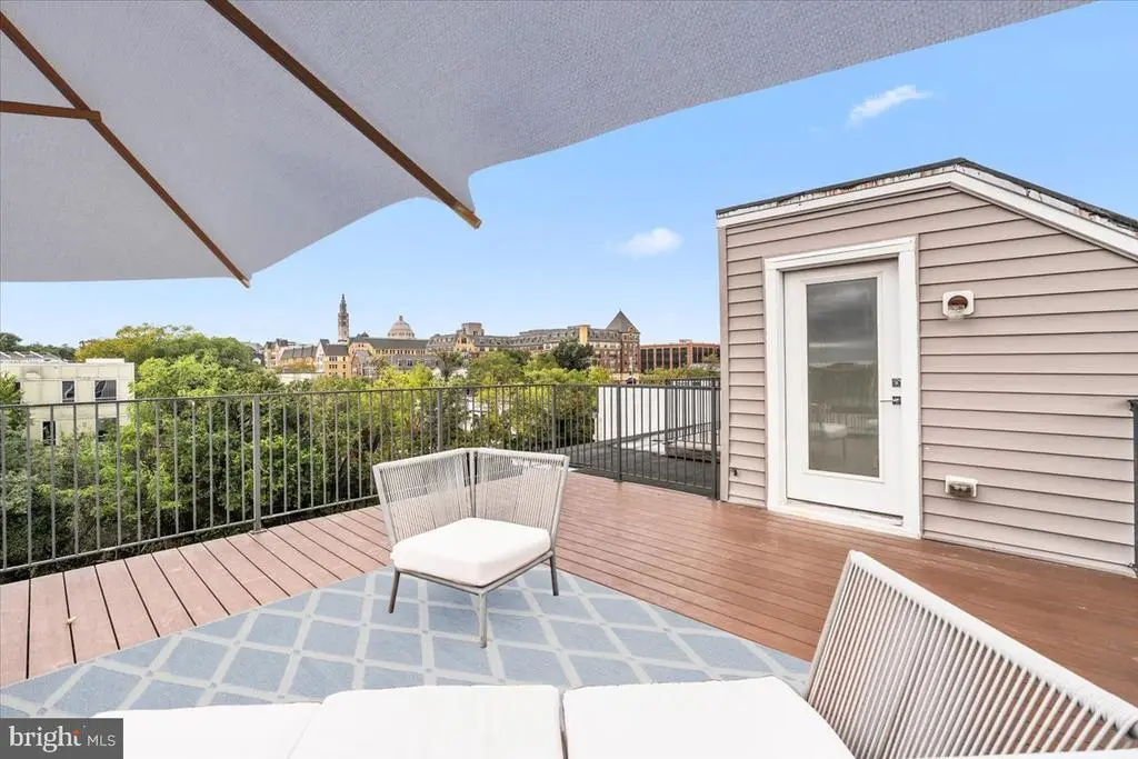 3312 9th Ne, Washington