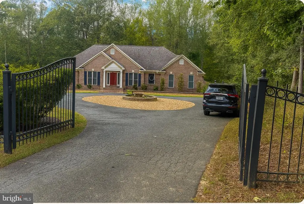 60 Longwood Dr, STAFFORD