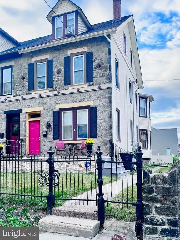 135 E Upsal St, PHILADELPHIA