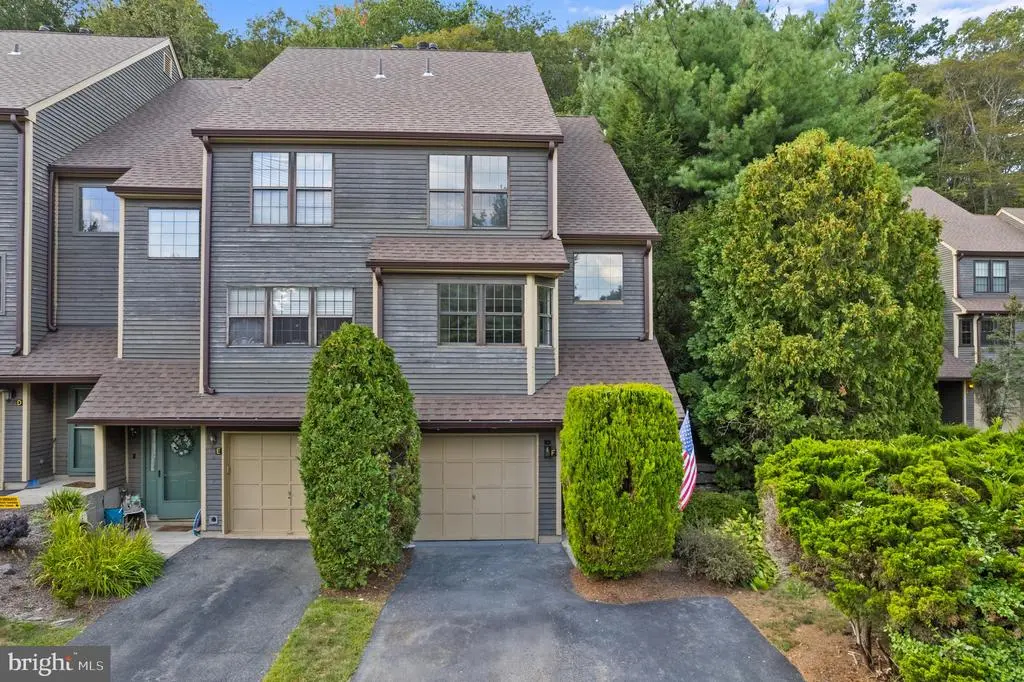 34f Salem Aly, WEST MILFORD