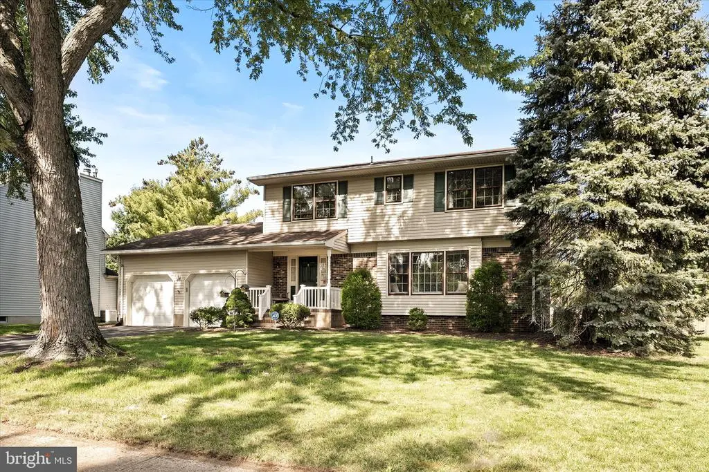 111 Robin Dr, HAMILTON