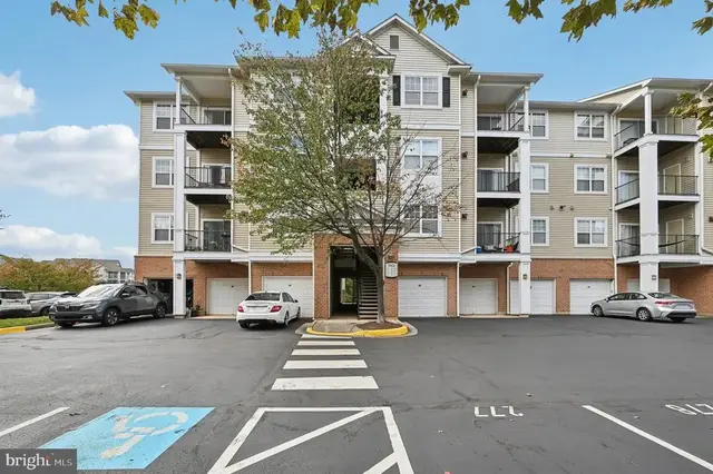 19606 Galway Bay Cir #301, Germantown