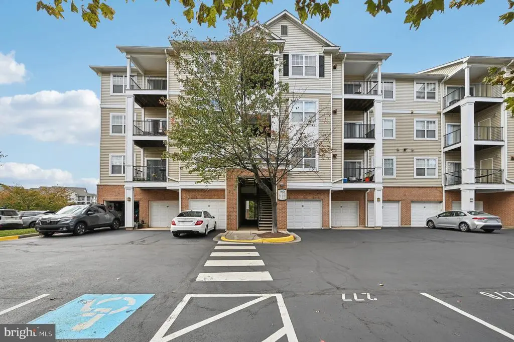 19606 Galway Bay Cir #301, GERMANTOWN