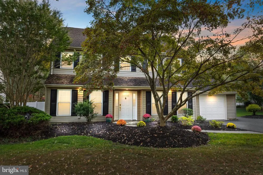 585 Colonial Dr, HORSHAM