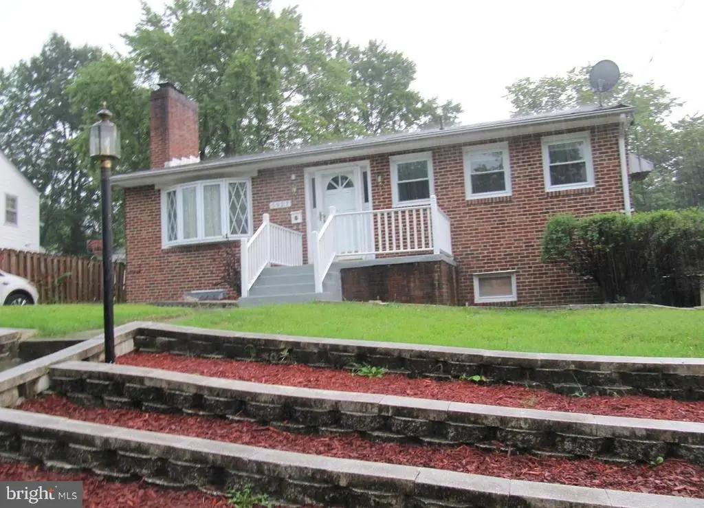 5927 Natasha Dr, College Park