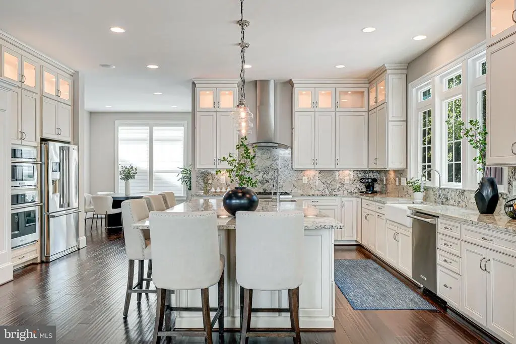 6513 Manor Ridge Ct, FALLS CHURCH