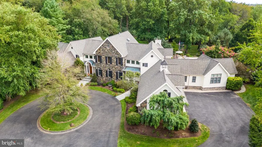 15 Summit Ln, GREENVILLE