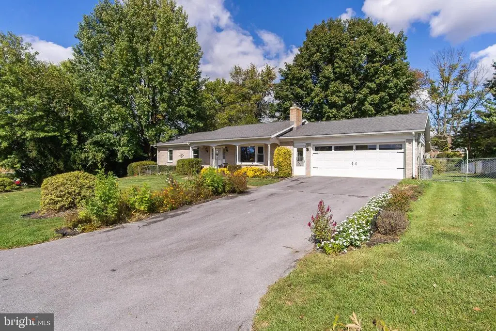 8 Brightwood Dr, HAGERSTOWN